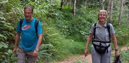 trek laos