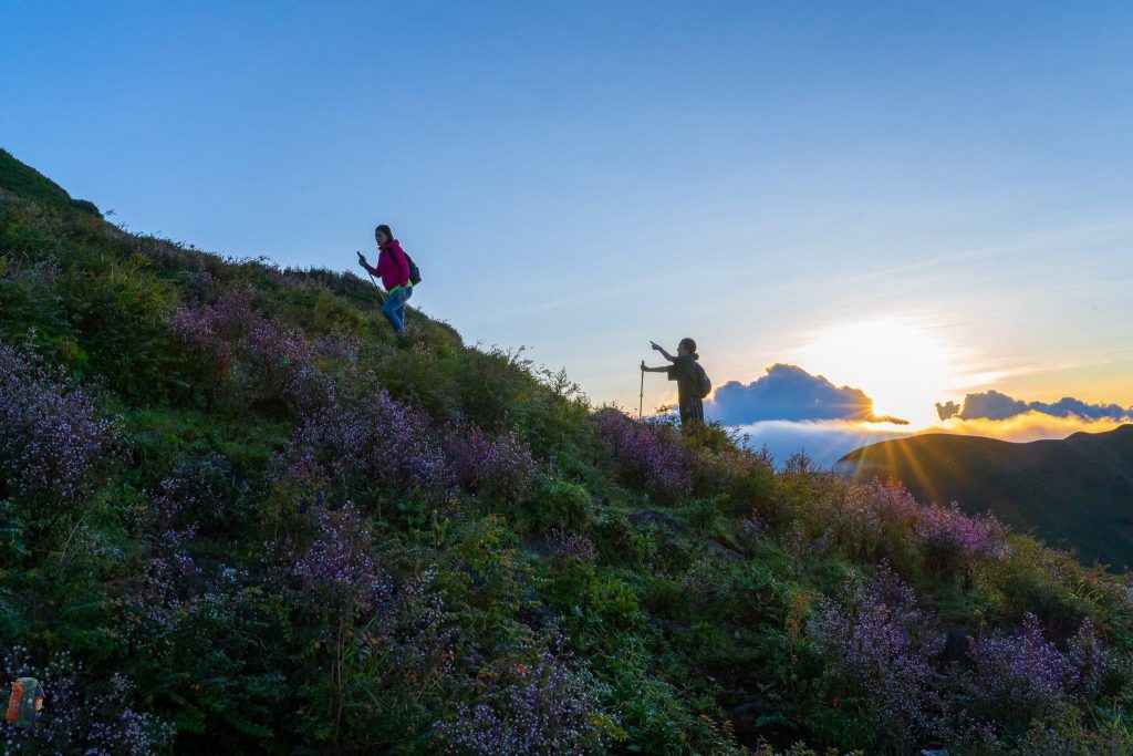 mountain trekking vietnam